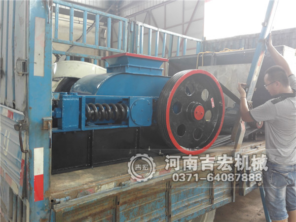 400&times;400對輥破碎機發往遼寧錦州