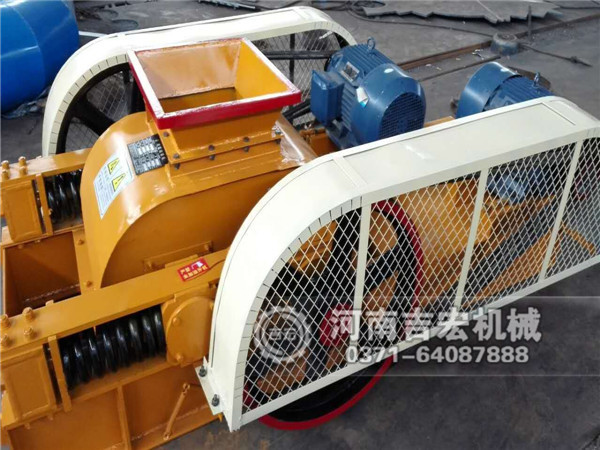 輥式破碎機發(fā)往內(nèi)蒙古