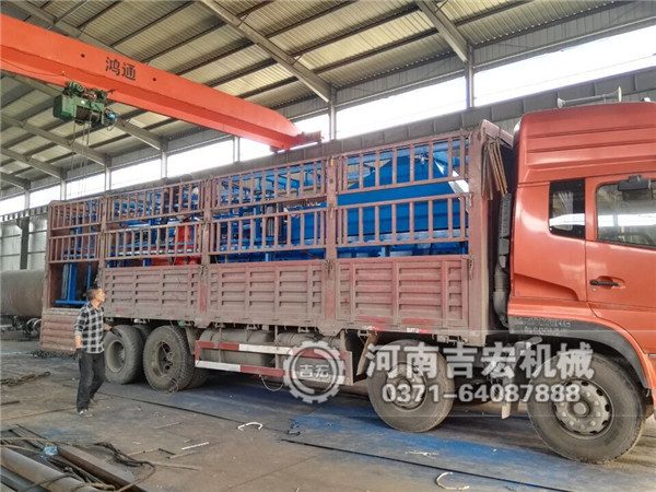 砂石生產(chǎn)線(xiàn)全套設(shè)備發(fā)貨現(xiàn)場(chǎng)